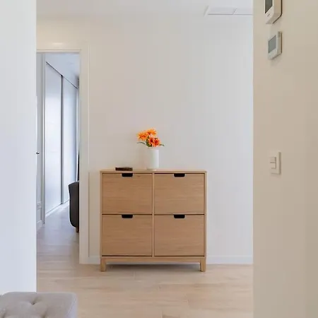 Lejlighed Modern 2-bed With Huge Terrace